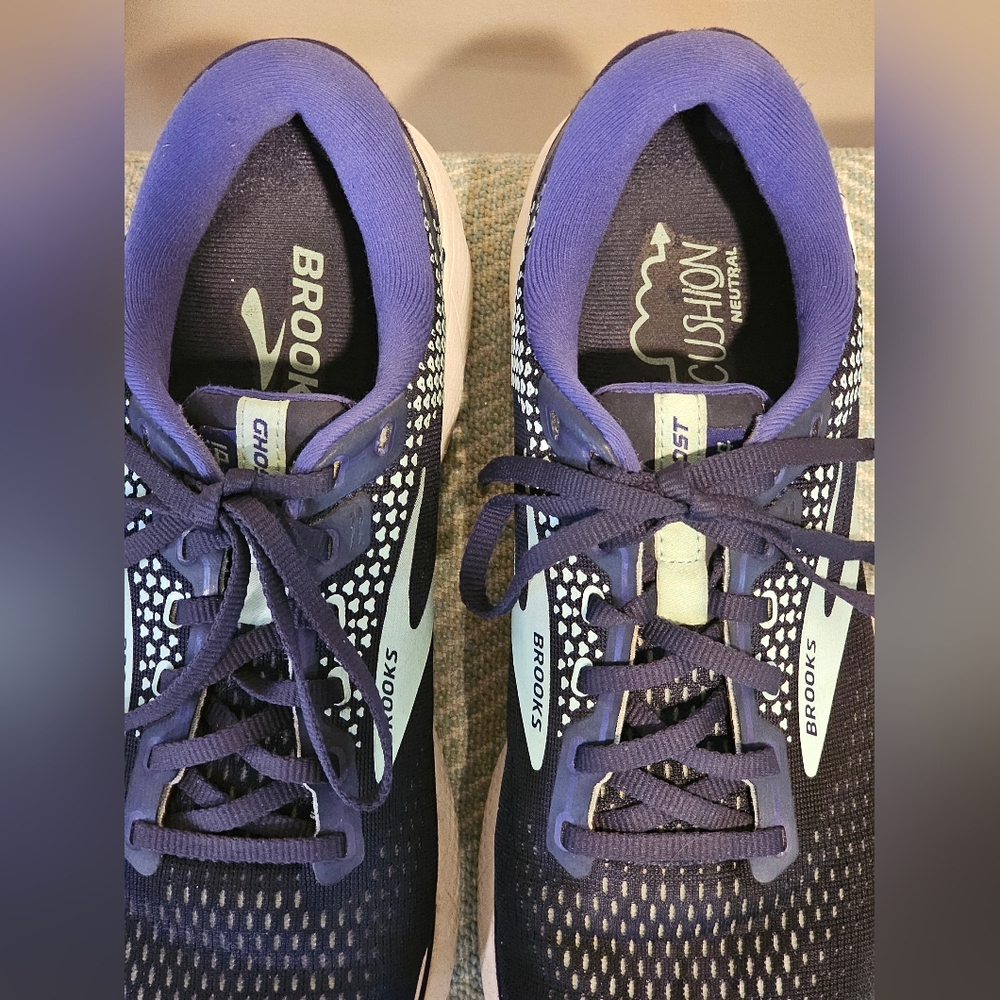 BROOKS WOMEN'S GHOST 14 ATHLETIC SHOES - PEACOAT/YUCCA/NAVY, Size 11 - Picture 5 of 15